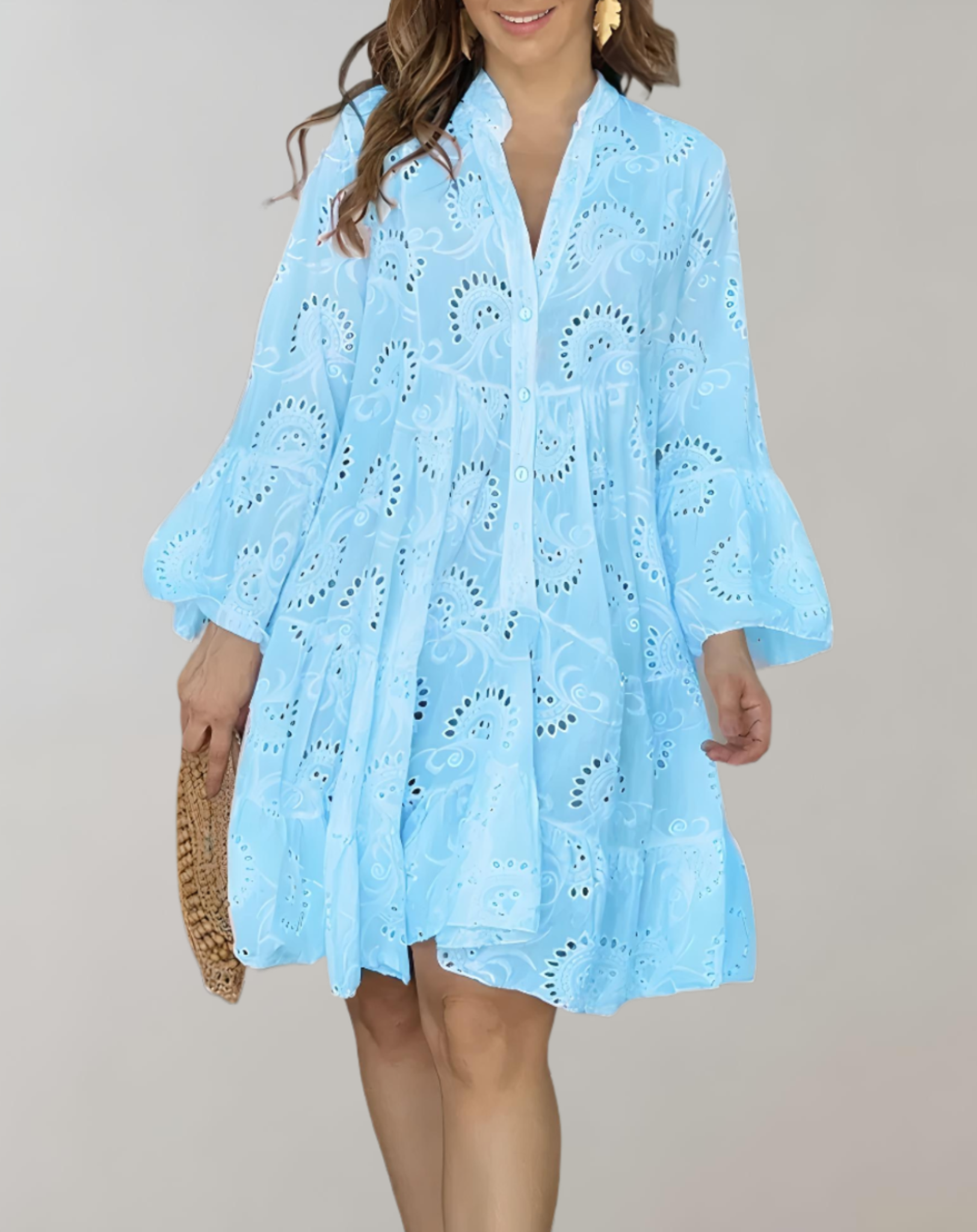 Robe en dentelle au genou avec manche cloche et décolleté en V