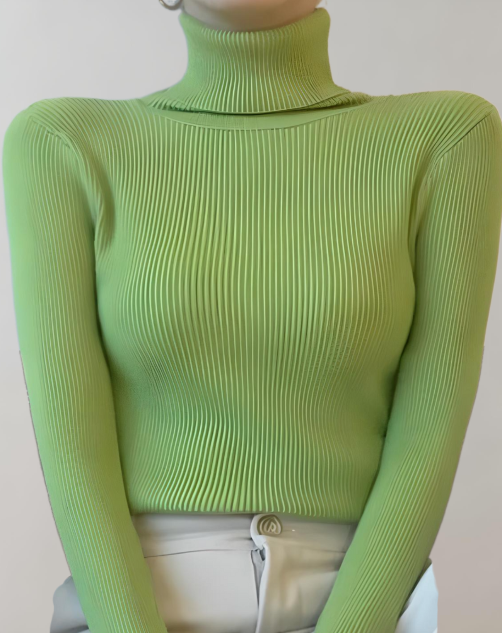 Pull à col roulé étroit et simple avec motifs côtelés