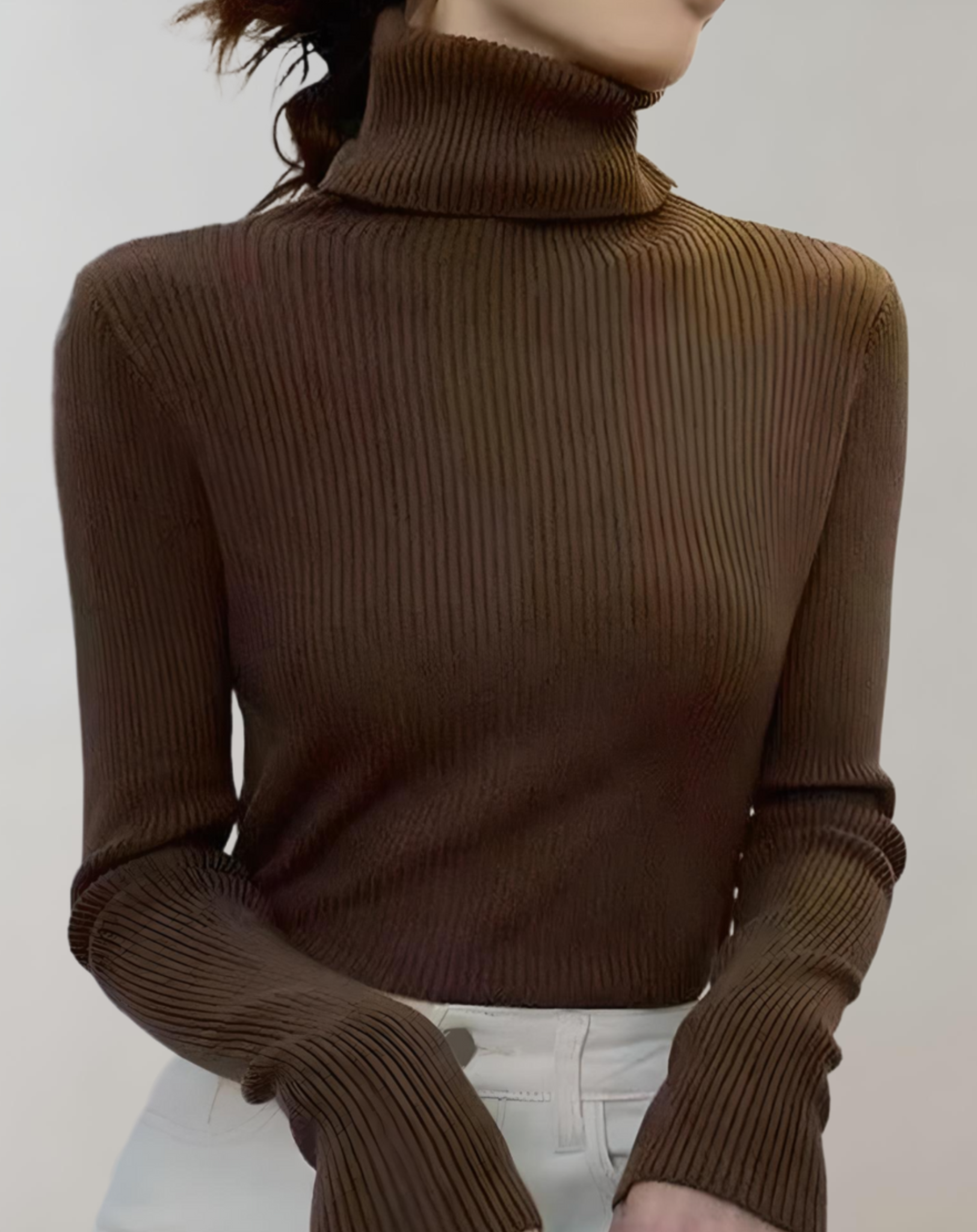 Pull à col roulé étroit et simple avec motifs côtelés