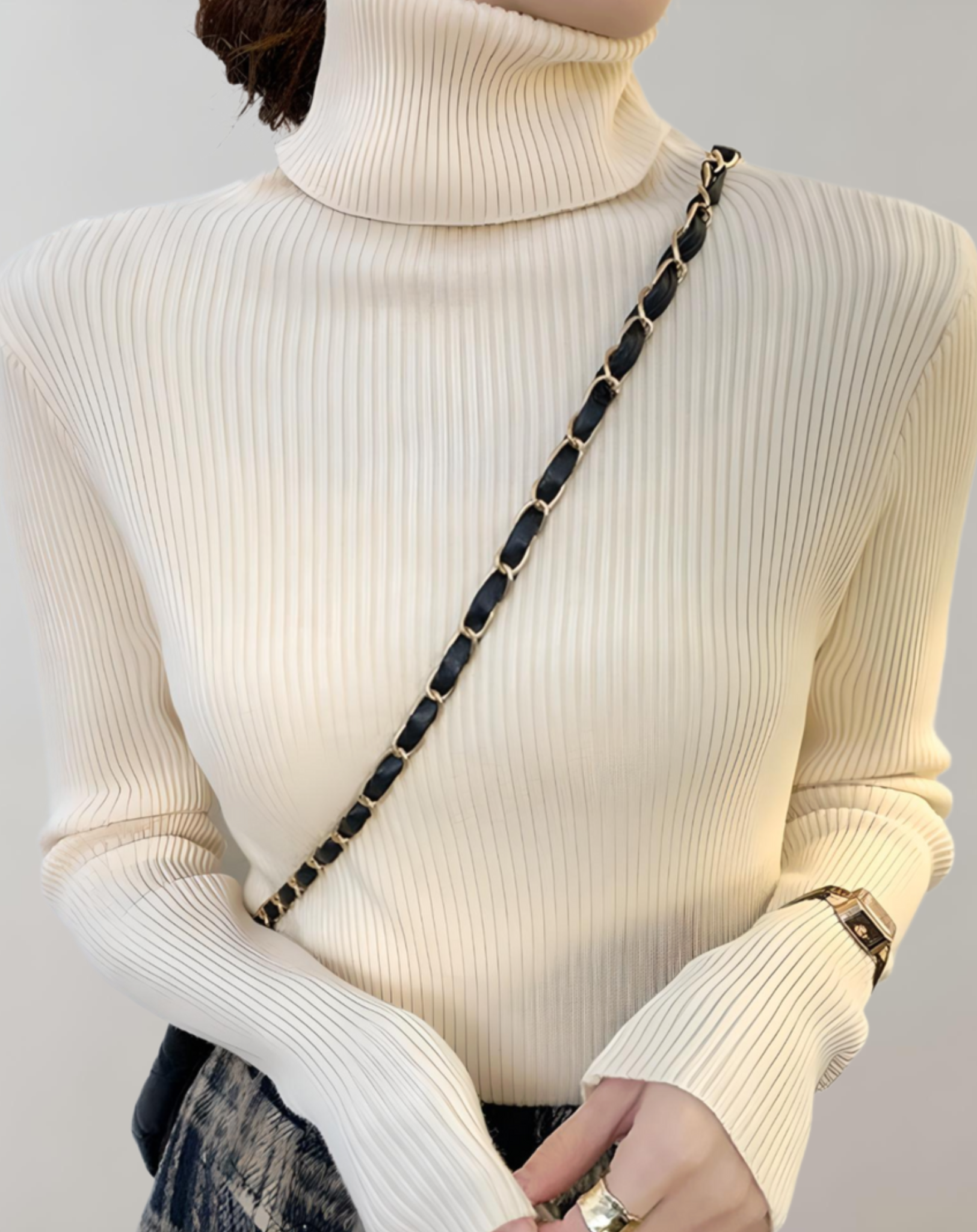 Pull à col roulé étroit et simple avec motifs côtelés